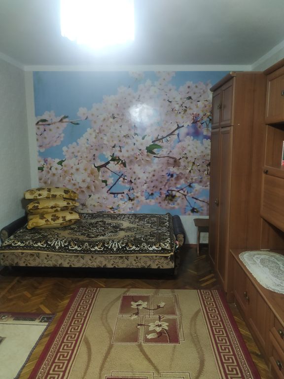 Комната с рабочим столом