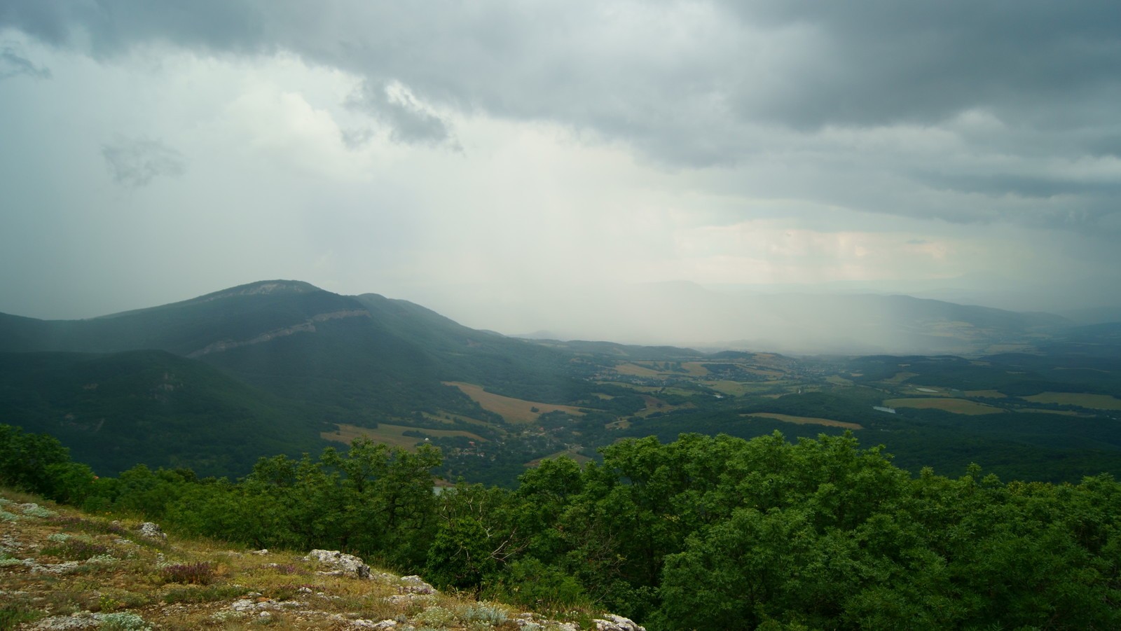 Вид с перевала Бечку