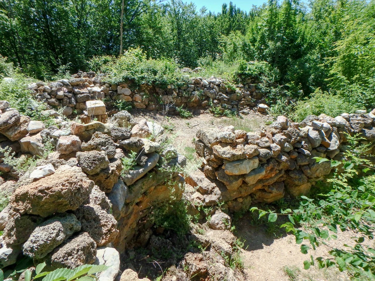 Руины храма на Бойке