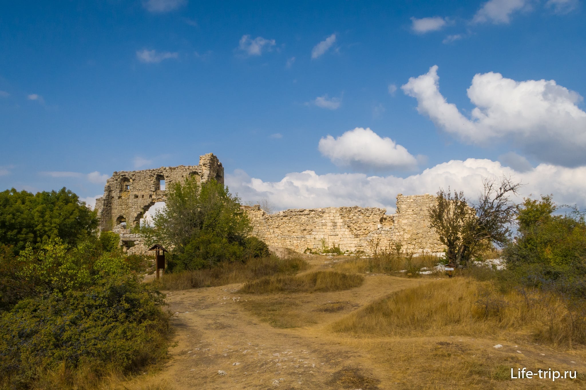 Мангуп-Кале — плато с руинами крепости