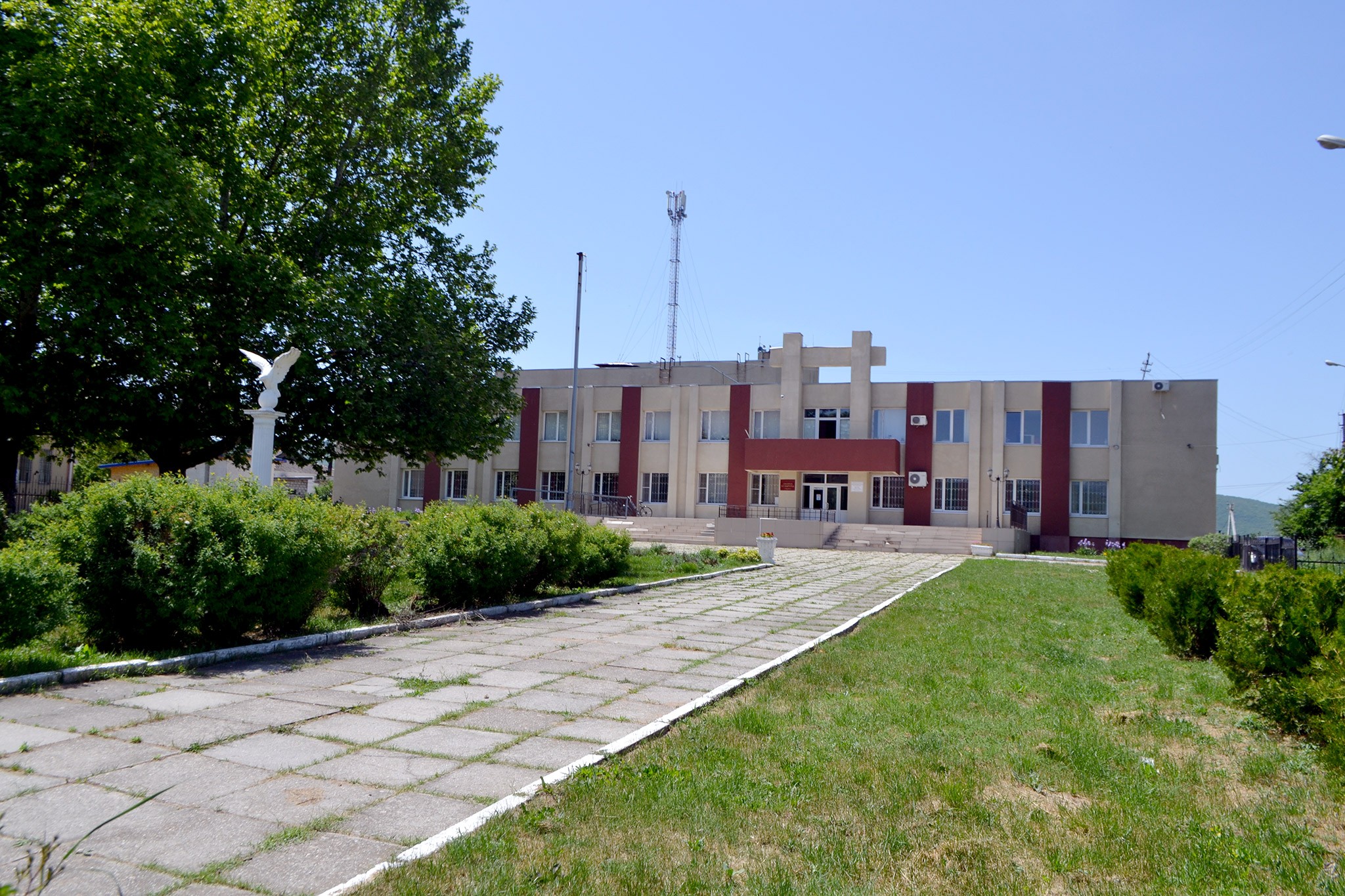 Село Орлиное в Байдарской долине