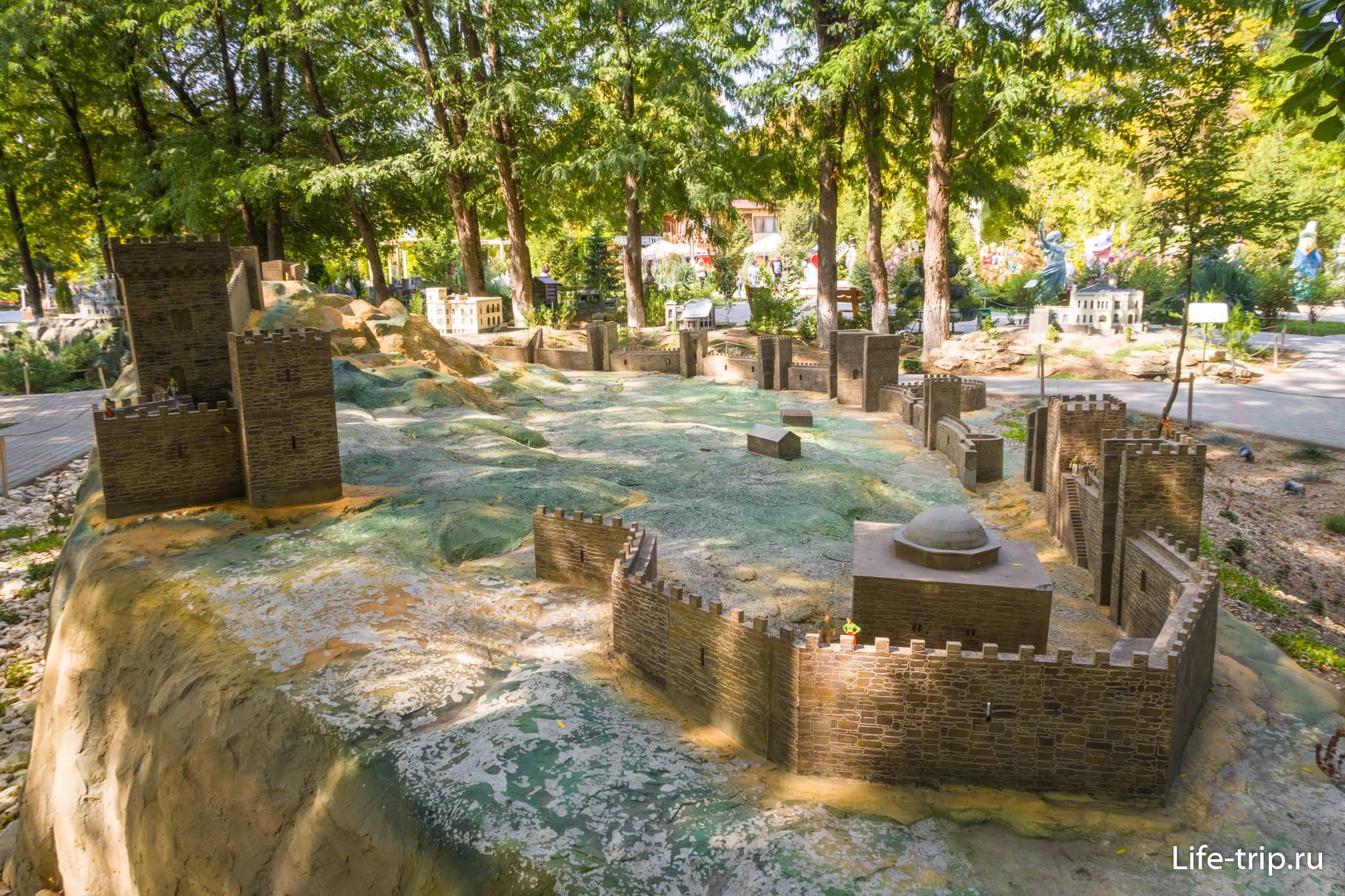 Общий вид парка миниатюр