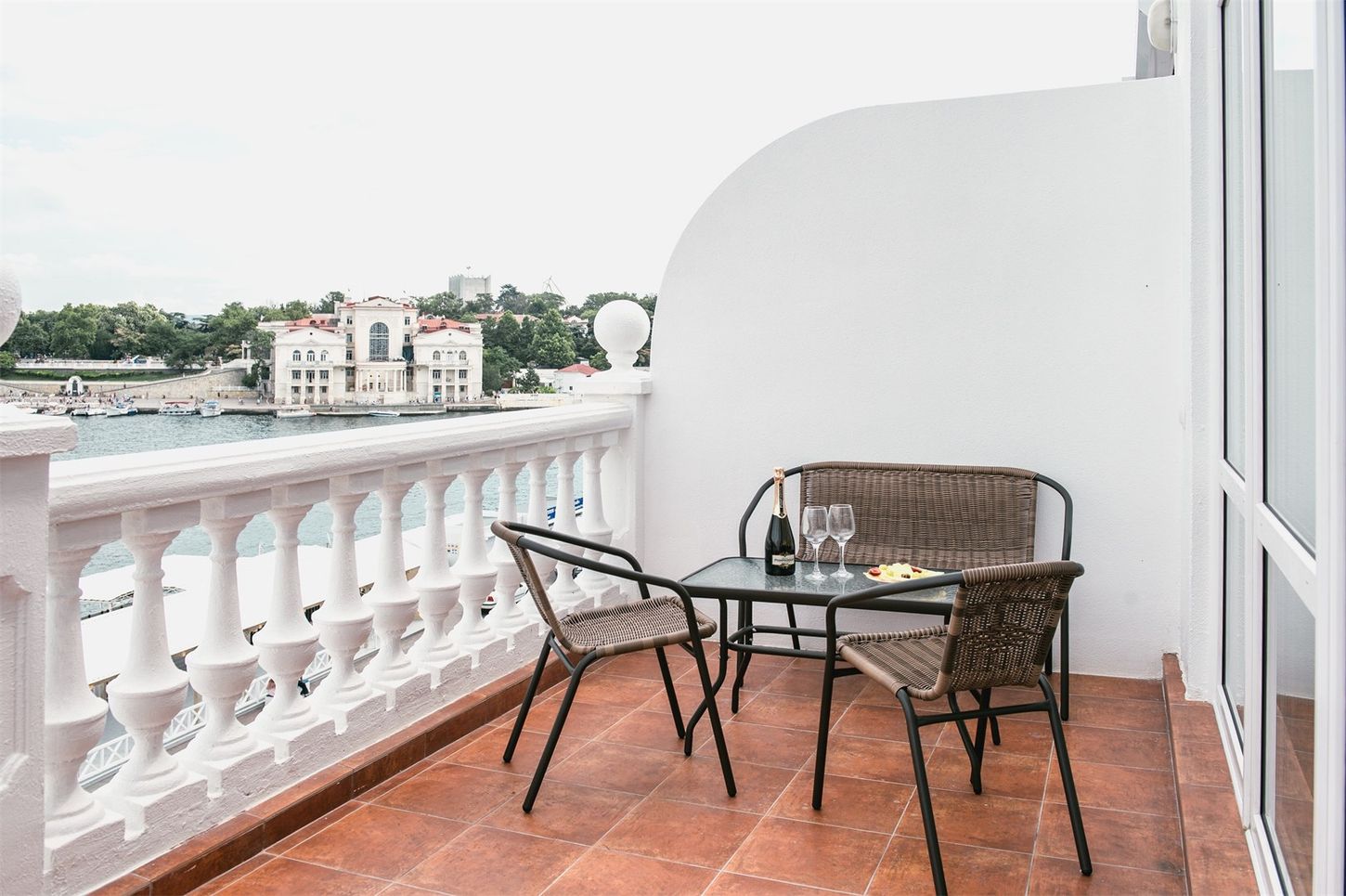 Уютные апартаменты в центре у моря